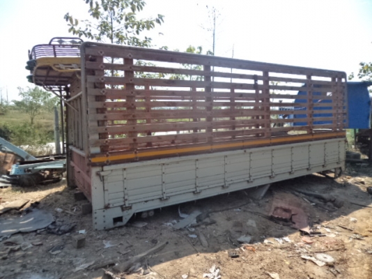 ขายกะบะรถ6ล้อ ยาว5.30 สภาพสวยๆพร้อมยกใสใช้งานได้เลยคับ