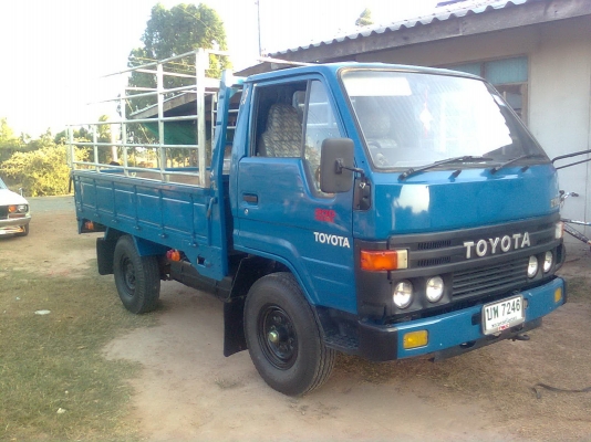 ขายTOYOTA DYNA  4 ล้อกลาง สวยๆพร้อมใช้งานเลย ราคาคุยกันได้