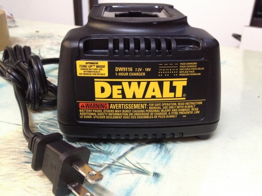 แท่นชาร์จ DeWALT DW9116 7.2V-18V 1Hr NiCd NiMH Charger 220V Made in Thailand