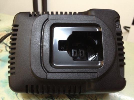 แท่นชาร์จ DeWALT DW9116 7.2V-18V 1Hr NiCd NiMH Charger 220V Made in Thailand