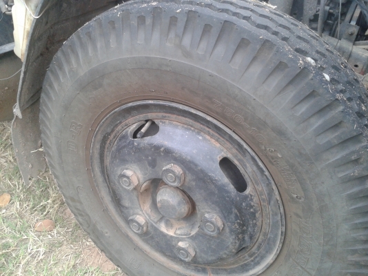 ต้องการรถดั้ม ISUZU N K R 712Y52-710045   URO2  แอร์ เพาเวอร์  130แรงม้า  สภาพดีมาก เครื่องแน่น ทะเ่บียนพร้อมโอน