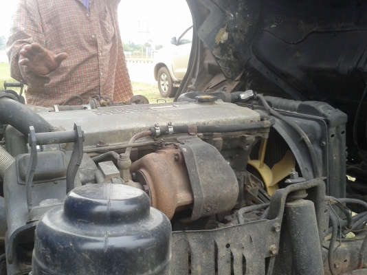 ต้องการรถดั้ม ISUZU N K R 712Y52-710045   URO2  แอร์ เพาเวอร์  130แรงม้า  สภาพดีมาก เครื่องแน่น ทะเ่บียนพร้อมโอน