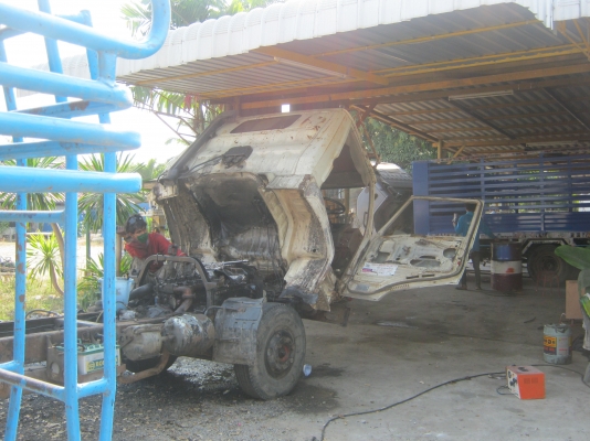 ขาย6ล้อ NPR 57 L 100 แรงม้า พร้อมส่งนักเรียน 420000 บาท