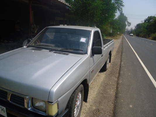 รูปรถนิสสันมาแล้วเชิญดูได้ครับขายด่วน ISUZUDMAXตัวแรก2500turboและนิสสันBIGMปีฝาแดงนะครับ36สีบรอนผมลงไม่ได้ครับ