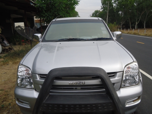 รูปรถนิสสันมาแล้วเชิญดูได้ครับขายด่วน ISUZUDMAXตัวแรก2500turboและนิสสันBIGMปีฝาแดงนะครับ36สีบรอนผมลงไม่ได้ครับ