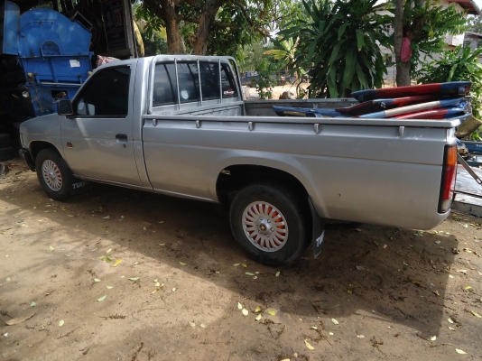 รูปรถนิสสันมาแล้วเชิญดูได้ครับขายด่วน ISUZUDMAXตัวแรก2500turboและนิสสันBIGMปีฝาแดงนะครับ36สีบรอนผมลงไม่ได้ครับ