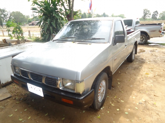 รูปรถนิสสันมาแล้วเชิญดูได้ครับขายด่วน ISUZUDMAXตัวแรก2500turboและนิสสันBIGMปีฝาแดงนะครับ36สีบรอนผมลงไม่ได้ครับ