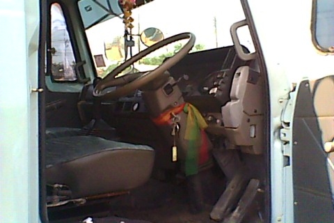 ขายด่วน6ล้อติดเครนยูนิค4ตันตัวรถยาว7เมตร30ด่วนราคา1ล้านสภาพสวย