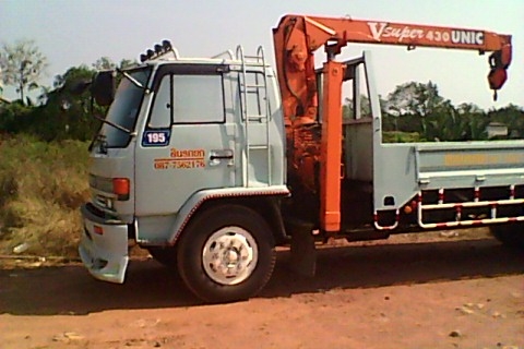 ขายด่วน6ล้อติดเครนยูนิค4ตันตัวรถยาว7เมตร30ด่วนราคา1ล้านสภาพสวย