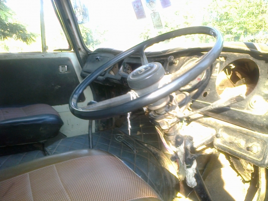 HINO KM340 - 110 HP DQ100 กระบะเหล็กคอกไม้ยาว 5 เมตรสวยมากครับ เครื่องแห้งดีมากไม่มีเยิ้ม หัวเก๋งบางๆไม่ผุเลยภายในคอนโซลอยู่ครบพร้อม ช่วงล่างคัชซีสวยไม่แตกไม่ดาม ยาง 7.50 ขอบ 16 สภาพดีพร้อมบรรทุกพร้อมใช้งาน เอกสารทะเบียนภาษีครบไม่มีขาด พร้อมโยนเล่ม ราคาต่