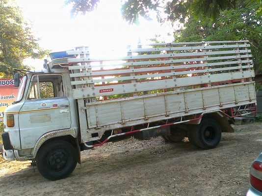 HINO KM340 - 110 HP DQ100 กระบะเหล็กคอกไม้ยาว 5 เมตรสวยมากครับ เครื่องแห้งดีมากไม่มีเยิ้ม หัวเก๋งบางๆไม่ผุเลยภายในคอนโซลอยู่ครบพร้อม ช่วงล่างคัชซีสวยไม่แตกไม่ดาม ยาง 7.50 ขอบ 16 สภาพดีพร้อมบรรทุกพร้อมใช้งาน เอกสารทะเบียนภาษีครบไม่มีขาด พร้อมโยนเล่ม ราคาต่