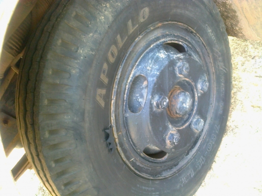 HINO KM340 - 110 HP DQ100 กระบะเหล็กคอกไม้ยาว 5 เมตรสวยมากครับ เครื่องแห้งดีมากไม่มีเยิ้ม หัวเก๋งบางๆไม่ผุเลยภายในคอนโซลอยู่ครบพร้อม ช่วงล่างคัชซีสวยไม่แตกไม่ดาม ยาง 7.50 ขอบ 16 สภาพดีพร้อมบรรทุกพร้อมใช้งาน เอกสารทะเบียนภาษีครบไม่มีขาด พร้อมโยนเล่ม ราคาต่