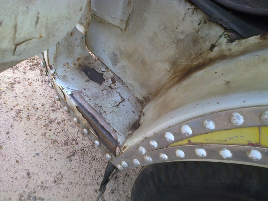 HINO KM340 - 110 HP DQ100 กระบะเหล็กคอกไม้ยาว 5 เมตรสวยมากครับ เครื่องแห้งดีมากไม่มีเยิ้ม หัวเก๋งบางๆไม่ผุเลยภายในคอนโซลอยู่ครบพร้อม ช่วงล่างคัชซีสวยไม่แตกไม่ดาม ยาง 7.50 ขอบ 16 สภาพดีพร้อมบรรทุกพร้อมใช้งาน เอกสารทะเบียนภาษีครบไม่มีขาด พร้อมโยนเล่ม ราคาต่