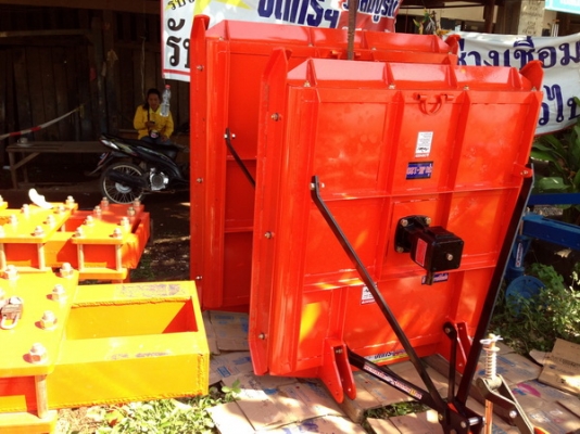 จำหน่ายเครื่องตัดหญ้าพ่วงรถแทรกเตอร์ ทุกขนาด จำหน่ายเครื่องตัดหญ้าพ่วงรถแทรกเตอร์ ทุกขนาด