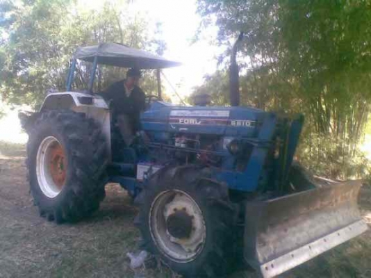 FORD 6610 - 2 เพลา เสื้อลาย คานหน้า ZF อุปกรณ์พร้อม มีใบดันหน้า ผานพรวนดิน 3 เครื่องแน่นแรงดี ระบบไฮดรอลิกส์ไม่มีแตกไม่มีปัญหา ช่วงล่างแน่นยางสภาพดี 70\% พร้อมทำงานได้เลย เอกสารใบอินวอยซ์ครบถูกต้อง ราคาต่อรองได้ครับ