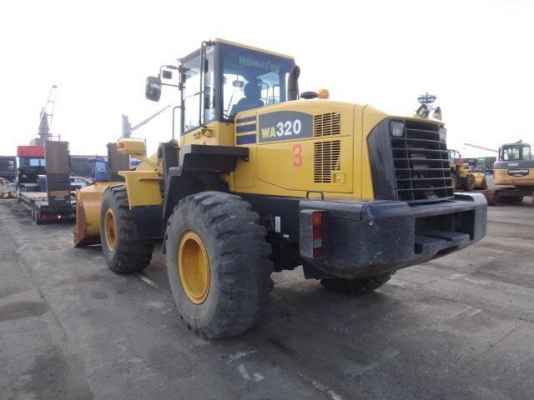 ขายคันที่ 2. รถตัก KOMATSU WA320-5 นำเข้าจากญี่ปุ่น 090-986-2521 อ๊อบ