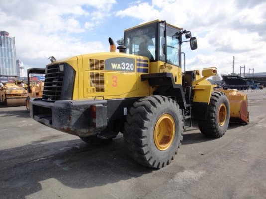 ขายคันที่ 2. รถตัก KOMATSU WA320-5 นำเข้าจากญี่ปุ่น 090-986-2521 อ๊อบ