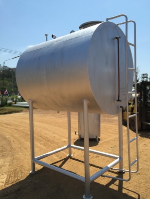 ขายถังน้ำมันเหล็ก ขนาด 3,200 ลิตร พร้อมขา สวยมาก พร้อมใช้งาน ขายถังน้ำมันเหล็ก ขนาด 3,200 ลิตร พร้อมขา สวยมาก พร้อมใช้งาน