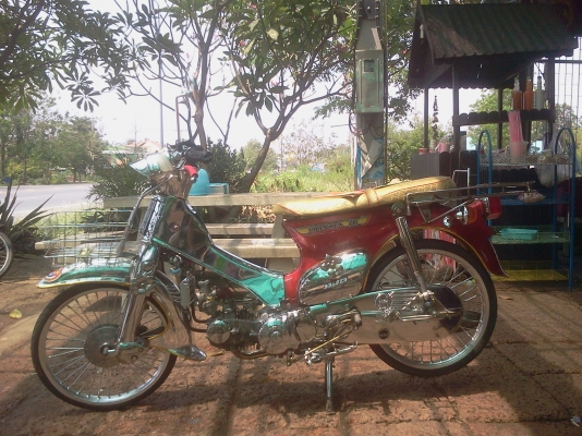 ขาย C70 เครื่องเวฟ Z ลูกเชีย ชัก 3 (มีเล่มทะเบียนเครื่อง+เล่มทะเบียนโครง) รถขี่ได้ปกติ อะไหล่เเต่งสวยๆ สภาพตามรูป ค่าตัว 15500 บาท สนใจทักเเชท หรือโทรสอบถามเพิ่มเติม 089-8054390 / 083-9008343 โอ๋ อยู่จังหวัด  ลพบุรี