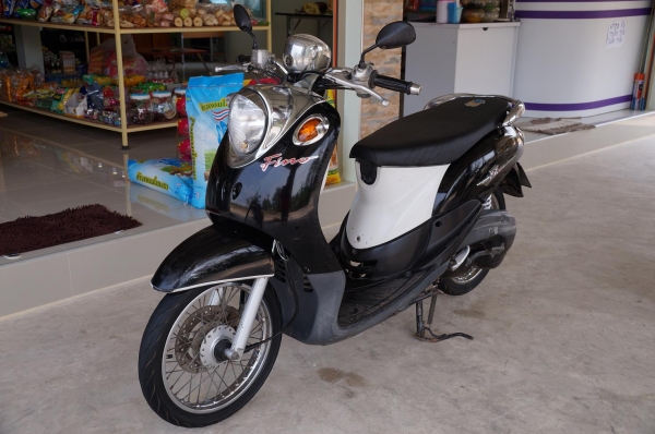 ขาย YAMAHA FINO รถปี 50 สภาพเดิม เครื่องดีมาก เฟืองทายไม่หอน เงียบมากมาก ครับ ระบบไฟติดครบ ชุดสีมีตำหนิ ตามสภาพ ครับ ทะเบียนพร้อมโอน ภาษี พรบ ขาด 1 ปี