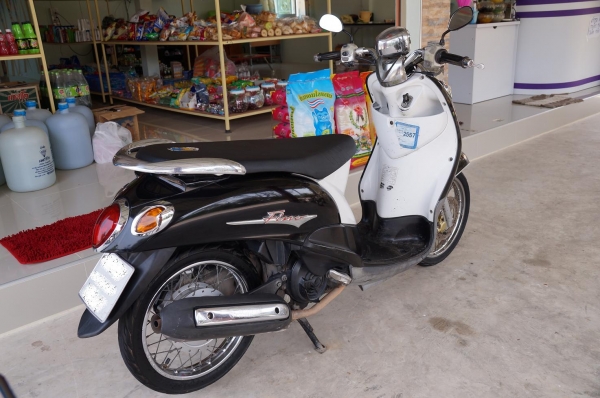 ขาย YAMAHA FINO รถปี 50 สภาพเดิม เครื่องดีมาก เฟืองทายไม่หอน เงียบมากมาก ครับ ระบบไฟติดครบ ชุดสีมีตำหนิ ตามสภาพ ครับ ทะเบียนพร้อมโอน ภาษี พรบ ขาด 1 ปี