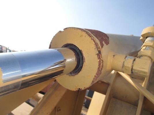 รถตักล้อยาง 507# 52677 ปี1984  เครื่อง 4 สูบ