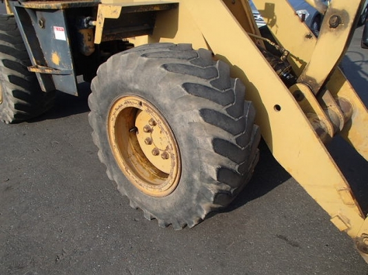 รถตักล้อยาง 507# 52677 ปี1984  เครื่อง 4 สูบ