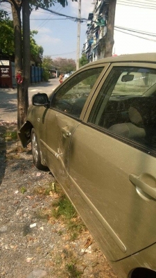 ขายซากรถ อัลตีส เครื่องยังดี เกียร์ธรรมดาไม่มีเล่ม