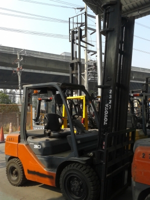 ขายด่วนรถยกขนาด3ตัน,เครื่องยนต์ดีเซล TOYOTA-8FD30 เสายกสูง 5.5 เมตร เกียร์ออโต้พร้อมใช้งาน ขายด่วนรถยกขนาด3ตัน,เครื่องยนต์ดีเซล TOYOTA-8FD30 เสายกสูง 5.5 เมตร เกียร์ออโต้พร้อมใช้งาน