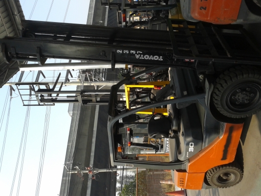 ขายด่วนรถยกขนาด3ตัน,เครื่องยนต์ดีเซล TOYOTA-8FD30 เสายกสูง 5.5 เมตร เกียร์ออโต้พร้อมใช้งาน ขายด่วนรถยกขนาด3ตัน,เครื่องยนต์ดีเซล TOYOTA-8FD30 เสายกสูง 5.5 เมตร เกียร์ออโต้พร้อมใช้งาน