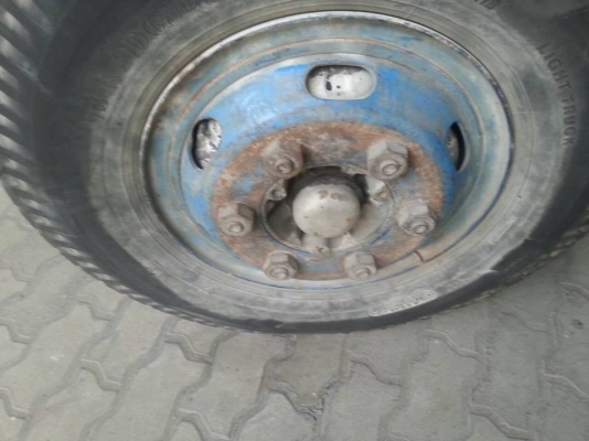 **220,000 บ.ต่อรอง///6ล้อHINO KM-155** ขาย HINO KM-155 6ล้อบรรทุก ช่วงยาว HINO KM540 วางEH300-155HP เกียร์ HINO KR 7เกียร์ถอย เครื่องลงเล่ม แล้ว เครื่องดี แน่นดี แรง เกียร์ดี ไม่หลุดครับ ช่วงล่างFหน้า-หลัง คัสซีดี ยังสวย ไม่ผุ กระบะพื้นเหล็ก ฝาทึบไม้ ยาว5