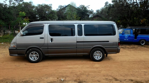 ขายรถตู้ คัสต้อมปี 01 ขายรถตู้ คัสต้อมปี 01