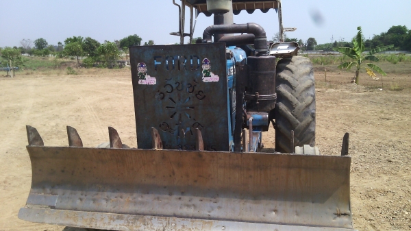 รถไถFORD  6610รุ่น ปั๊มแบนไอดีเล็ก    พร้อมใช้งานไม่มีทะเบียนสนใจ0810076640