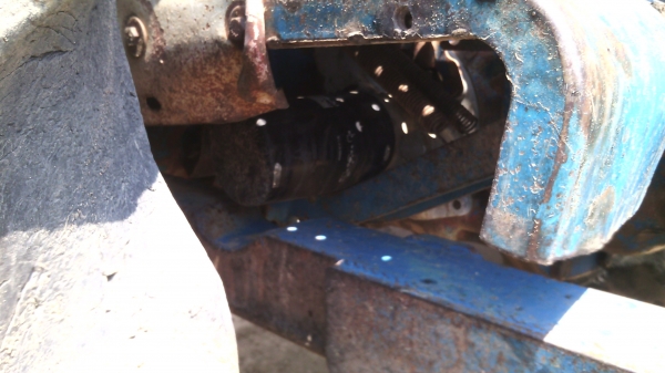 รถไถFORD  6610รุ่น ปั๊มแบนไอดีเล็ก    พร้อมใช้งานไม่มีทะเบียนสนใจ0810076640