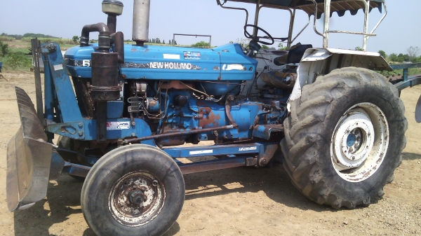 รถไถFORD  6610รุ่น ปั๊มแบนไอดีเล็ก    พร้อมใช้งานไม่มีทะเบียนสนใจ0810076640