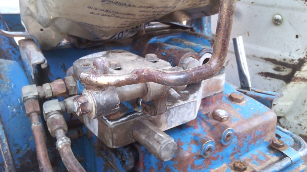 รถไถFORD  6610รุ่น ปั๊มแบนไอดีเล็ก    พร้อมใช้งานไม่มีทะเบียนสนใจ0810076640