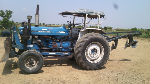 รถไถFORD  6610รุ่น ปั๊มแบนไอดีเล็ก    พร้อมใช้งานไม่มีทะเบียนสนใจ0810076640