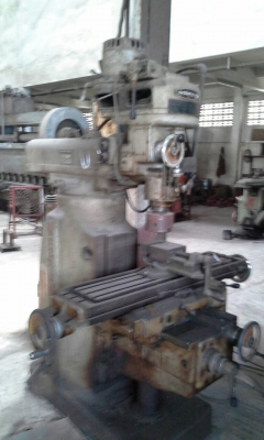 ขายมิลลิ่งmakinoเอ็ม3มีฟีดขึ้นลงซ้ายขวาราคาถูกครับ