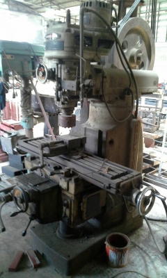 ขายมิลลิ่งmakinoเอ็ม3มีฟีดขึ้นลงซ้ายขวาราคาถูกครับ