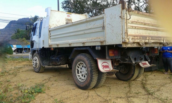 รถอีซูซุ 6 ล้อดั้ม KL300 150 แรงม้า. ปี 21 ติดต่อ 081 - 6079515 รถอีซูซุ 6 ล้อดั้ม KL300 150 แรงม้า. ปี 21 ติดต่อ 081 - 6079515