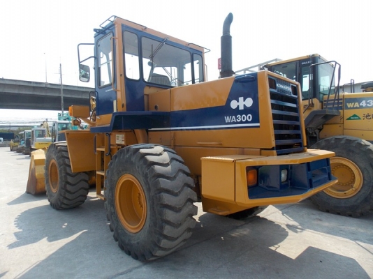 รถตัก KOMATSU WA300-1เพิ่งเข้ามาจากญี่ปุ่น รถตัก KOMATSU WA300-1เพิ่งเข้ามาจากญี่ปุ่น