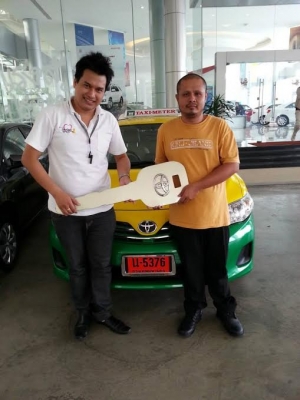 รับจอง โตโยต้า ป้ายแดง แคมเปญแรง ทุกรุ่นครับ ยินดีให้ข้อมูล  ครับ ผม   สนใจโทรเข้ามาสอบถามได้ที่ คุณศิระ ที่ปรึกษาการขาย   084-3388688