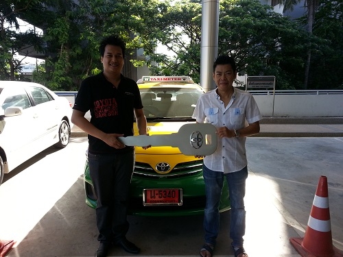 รับจอง โตโยต้า ป้ายแดง แคมเปญแรง ทุกรุ่นครับ ยินดีให้ข้อมูล  ครับ ผม   สนใจโทรเข้ามาสอบถามได้ที่ คุณศิระ ที่ปรึกษาการขาย   084-3388688