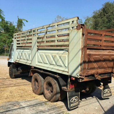 รถอีซูซุ 10 ล้อดั้ม FVZ  เปลื่ยนเครื่อง 175 แรงม้า. ปี 35  สนใจติดต่อ 081 - 6079515