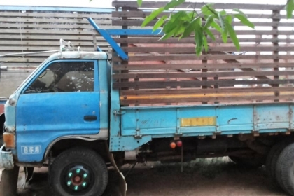 **220,000 บ.ต่อรอง///6ล้อKS-100** ขายISUZU KS-100 6ล้อ ช่วงล่างใหญ่ขอลุย ISUZU KS 100แรง ฝาขาว เครื่องวางใหม่ เกียร์ดี สโลวกลาง ช่วงล่าง คานหน้า115 6น็อต เฟืองท้ายF คัสซีเก็บงานมา แข็งแรง กระบะพื้นไม้คอกไม้สูงยาว4.30ม.สภาพดี พื้นดี คอกยังสวย ไม่ผุไม่หัก ฝ **220,000 บ.ต่อรอง///6ล้อKS-100** ขายISUZU KS-100 6ล้อ ช่วงล่างใหญ่ขอลุย ISUZU KS 100แรง ฝาขาว เครื่องวางใหม่ เกียร์ดี สโลวกลาง ช่วงล่าง คานหน้า115 6น็อต เฟืองท้ายF คัสซีเก็บงานมา แข็งแรง กระบะพื้นไม้คอกไม้สูงยาว4.30ม.สภาพดี พื้นดี คอกยังสวย ไม่ผุไม่หัก ฝ