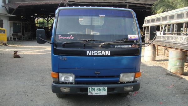 NISSAN ATLAS 150 ป้ายเล็กไม่ติดเวลา เครื่องเบนฃิน2000cc.แก๊สLPG แอร์ เพาเวอร์ รถนอก ขับนิ่ม ประหยัด สภาพดี