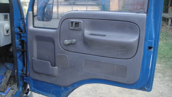 NISSAN ATLAS 150 ป้ายเล็กไม่ติดเวลา เครื่องเบนฃิน2000cc.แก๊สLPG แอร์ เพาเวอร์ รถนอก ขับนิ่ม ประหยัด สภาพดี