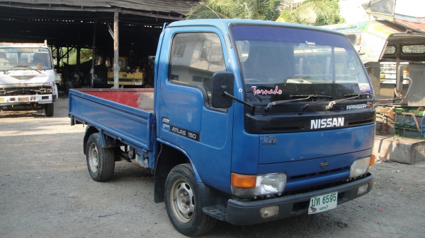 NISSAN ATLAS 150 ป้ายเล็กไม่ติดเวลา เครื่องเบนฃิน2000cc.แก๊สLPG แอร์ เพาเวอร์ รถนอก ขับนิ่ม ประหยัด สภาพดี