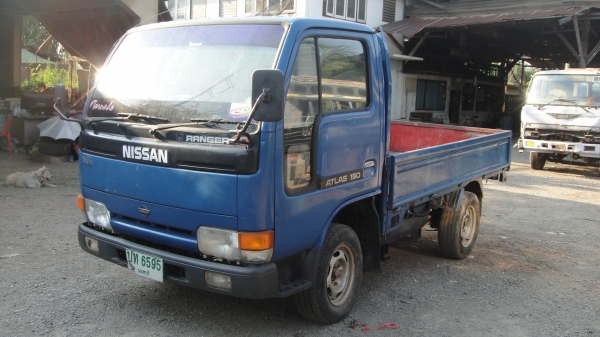NISSAN ATLAS 150 ป้ายเล็กไม่ติดเวลา เครื่องเบนฃิน2000cc.แก๊สLPG แอร์ เพาเวอร์ รถนอก ขับนิ่ม ประหยัด สภาพดี