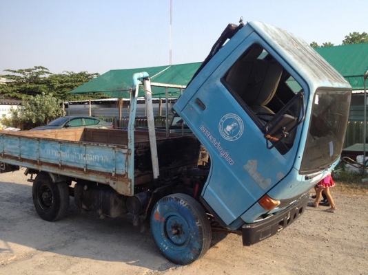 อีซูซุ NKR พร้อมใช้งาน